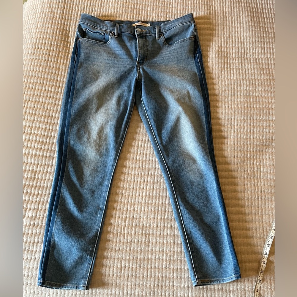 Levi’s Strauss and Co 311 shaping skinny size 31